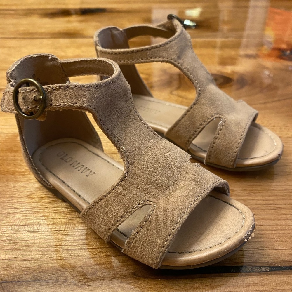Infant sandals size 6